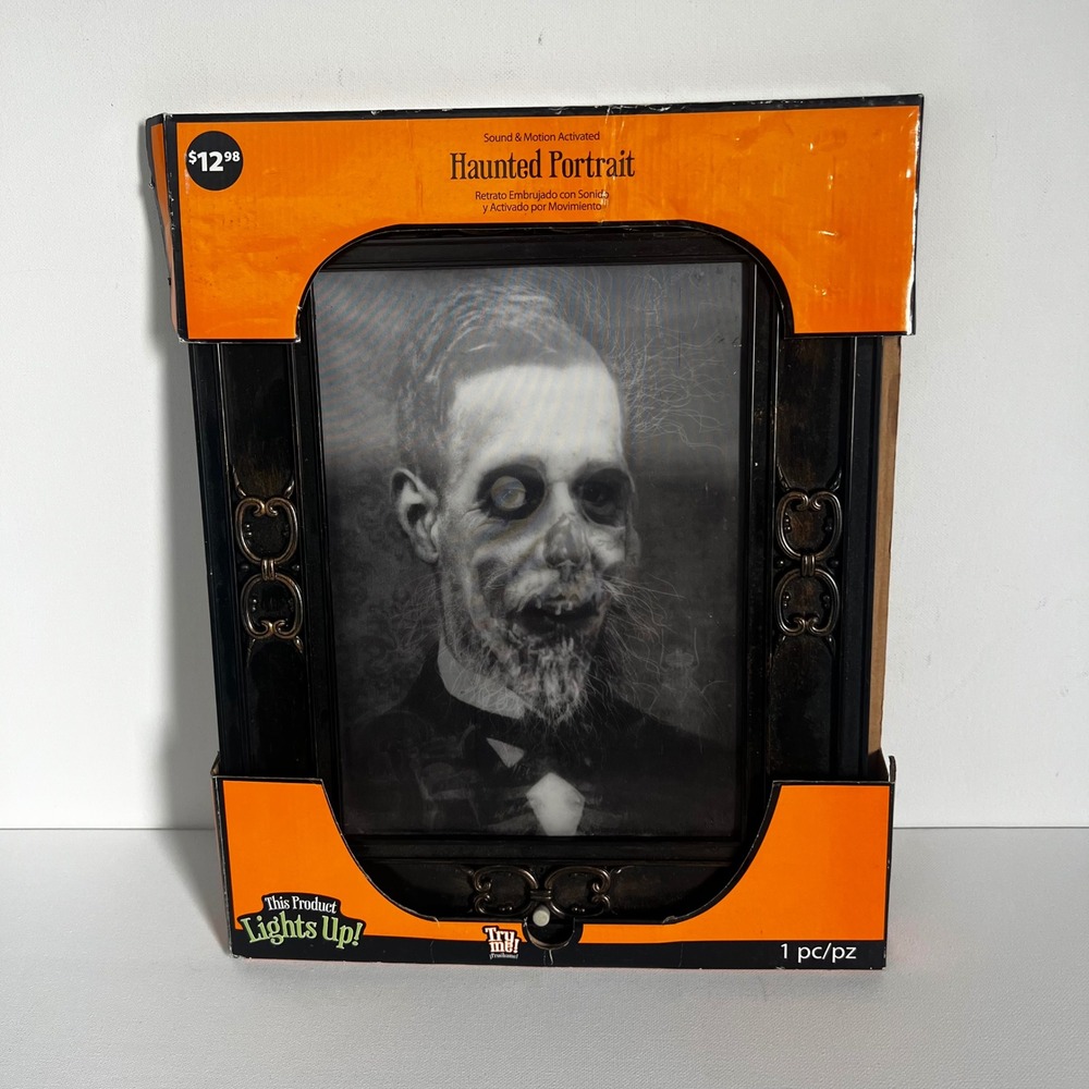 Walmart Haunted Portrait Sound Motion Activated Light Up Halloween Decor 61320
